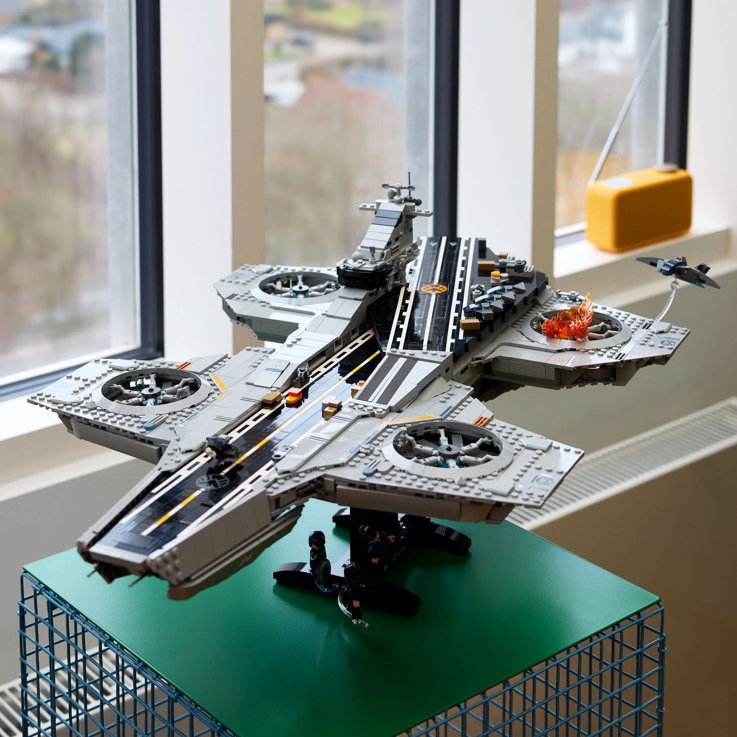 LEGO Super Heroes Marvel S.H.I.E.L.D. Helicarrier 76354