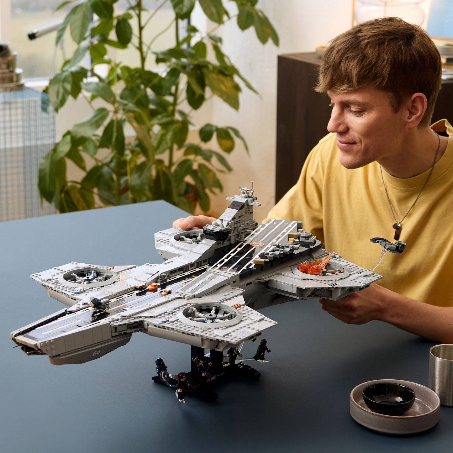 LEGO Super Heroes Marvel S.H.I.E.L.D. Helicarrier 76354
